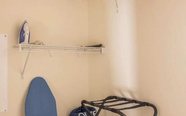 FRONTDESK Main & Clay Apts Butcḣertown Louisville