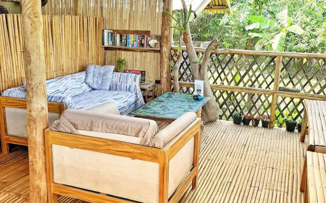 Banana Grove Backpackers Inn