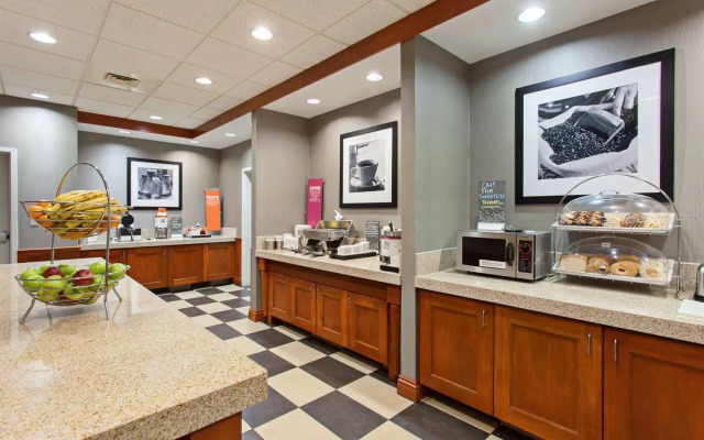 Hampton Inn & Suites Clovis-Airport North