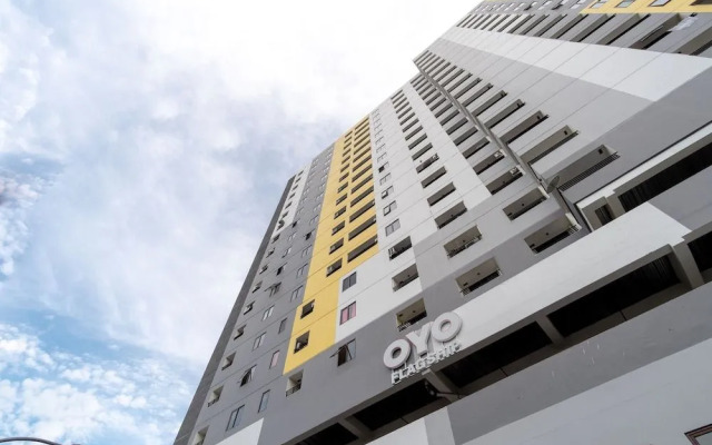 Oyo Flagship 1481 Apartemen Sentraland Medan