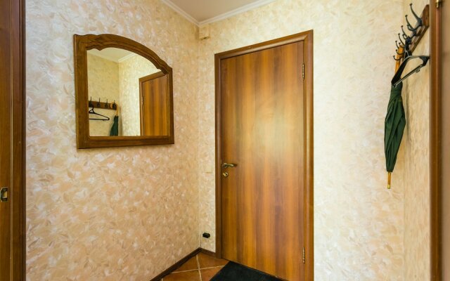 Apartment on Tryokhgorny Val