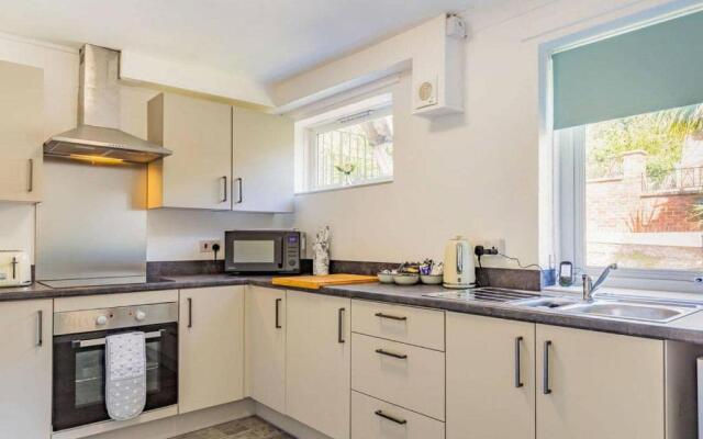 Lovely Apartment 2 King & 2 Single Beds