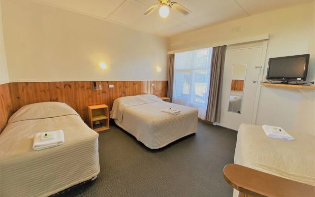 Terang Motor Inn