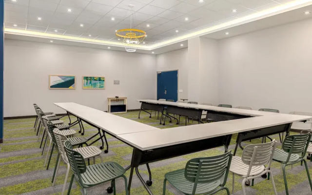 Spark By Hilton Montreal Midtown