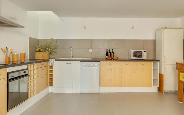 Comfortable Holiday Home in Montouliers near Bize Minervois