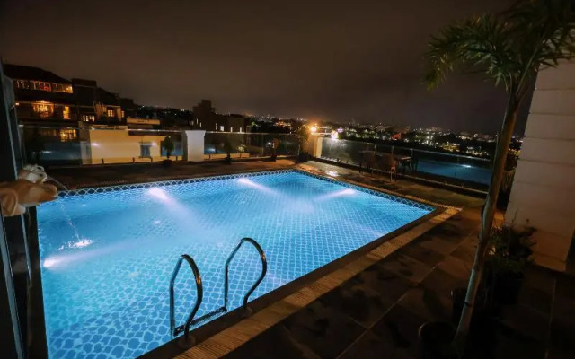 Revaas Lake View Boutique Hotel