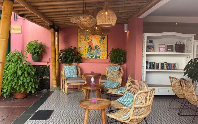 PinkCoco Uluwatu - for Cool Adults Only