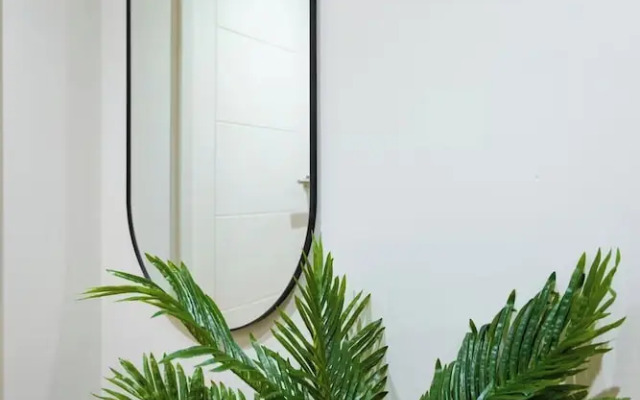 Modern City Apartment - Sleeps 4 & Walk to Arena