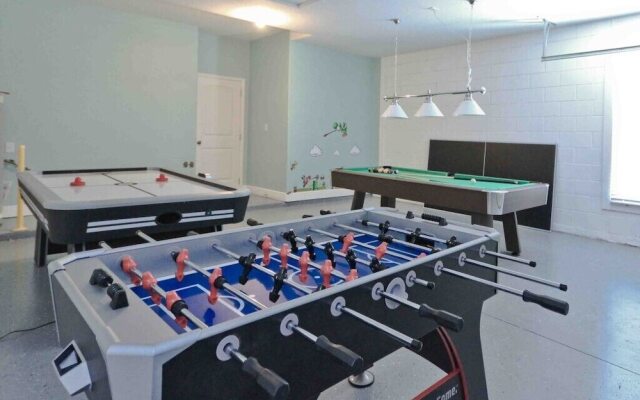 5361 Oakbourne Avenue 6 Bedroom Home