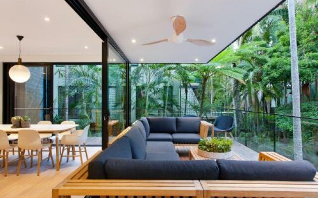 Luxury rainforest retreat, Little Cove