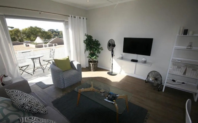 York Mews 14 by CTHA