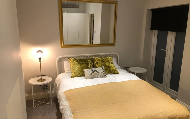 Stamford Brook Apartments