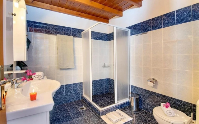 Olympia Paxos Apartment