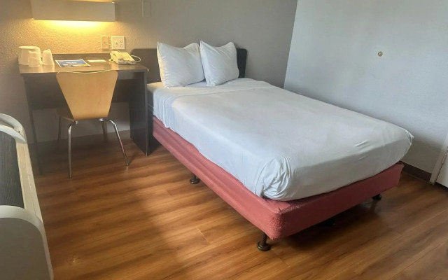 Motel 6 Ventura, CA - South