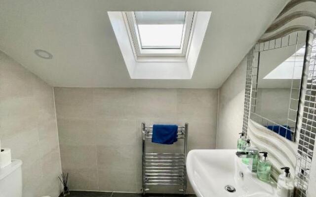 Spacious 1 Bed Apartment In The City Centre