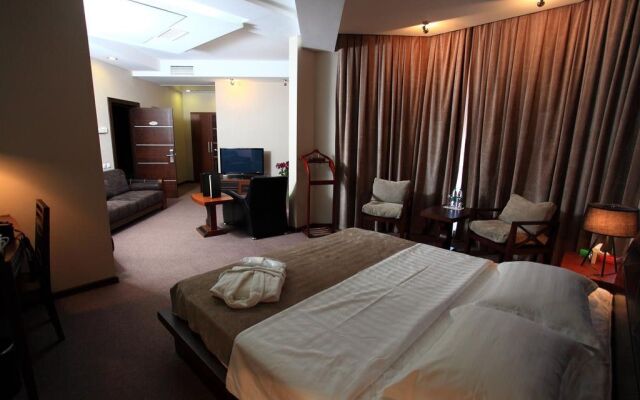 Grand M Hotel