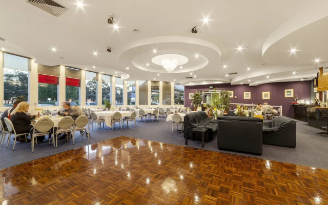 Ciloms Airport Lodge