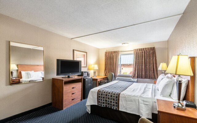 Magnuson Hotel Detroit Airport