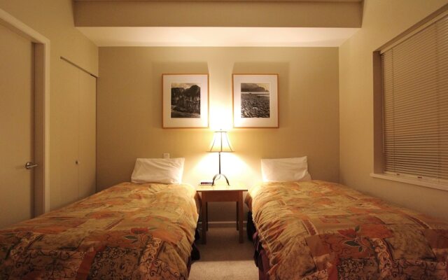 Tyndall Stone by Whistler Retreats