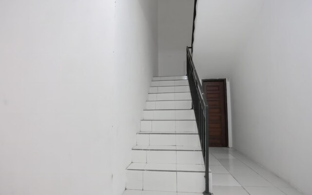 OYO 92626 Good Sleep 4 Inn Dcos Syariah