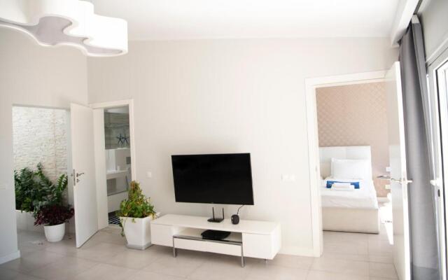 Luxury apartment in Island Village