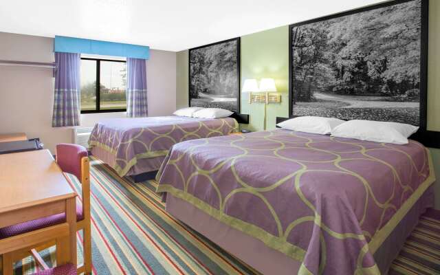 Super 8 by Wyndham Champaign