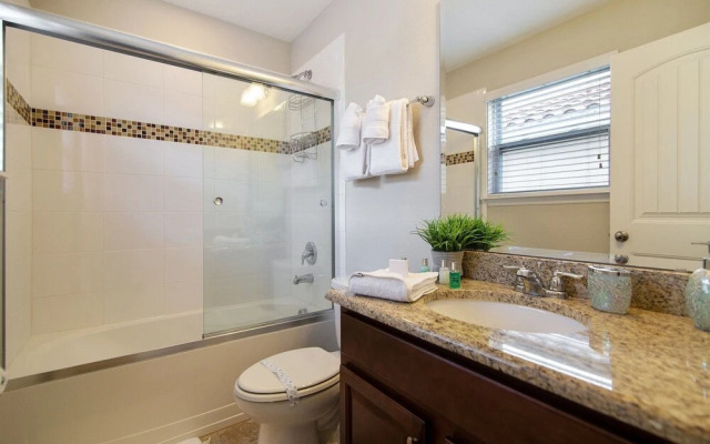 6BR 5BA Solterra Pool Home