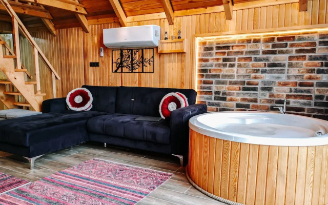 Aurora Suit Bungalov