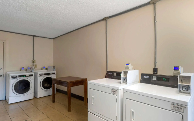 Rodeway Inn Colonial Heights I-95