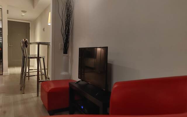Amazing Royal Suites Yorkville