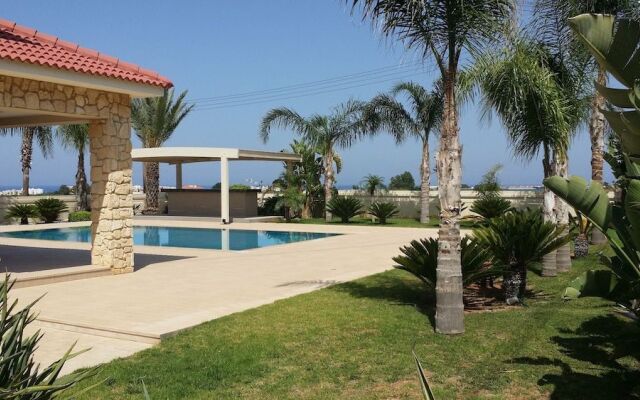Noufaro Luxury Villa