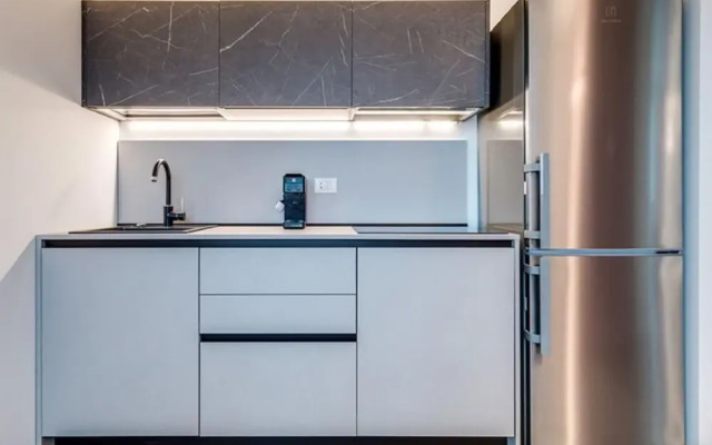 Swanky Apartment in Venice near Enjoy Bowling Alley
