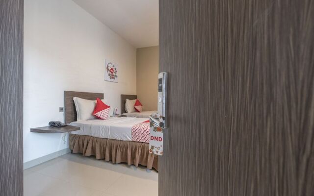 OYO 1679 Hotel Century Makassar