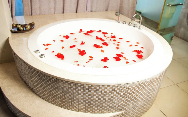 Royal Shaza Suites