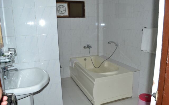 Hotel Singh Axis