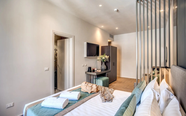 Hotel 77 Seventy-Seven