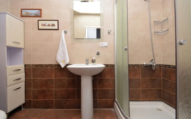 North Ave. Apartments by Luxe Group HH55