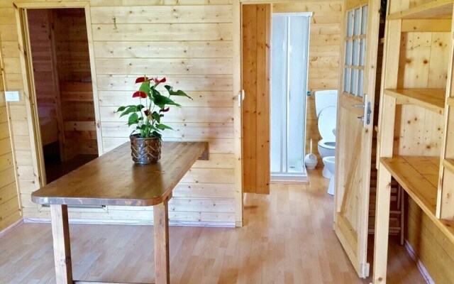 Tidy Chalet with Terrace near Sea