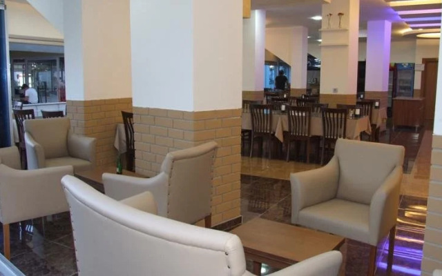 Nisan Hill Hotel