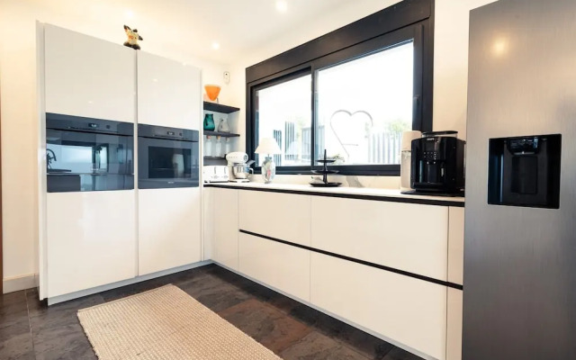 Lavish Villa With Private Pool