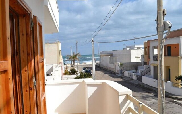 Apartment Near The Beach With Air Conditioning Pets Allowed