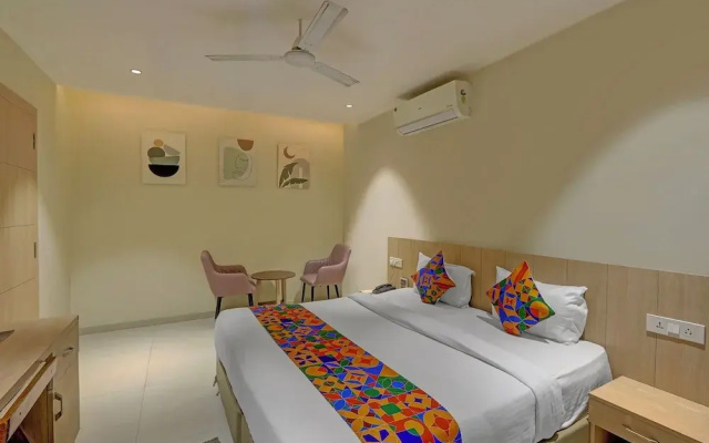 Fabhotel Blue Moon