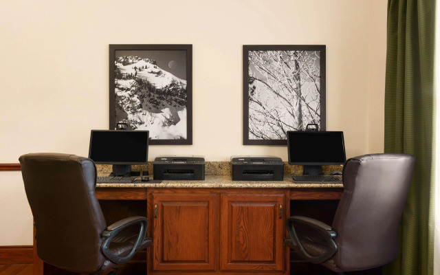 Country Inn & Suites by Radisson, Beckley, WV - фото 2