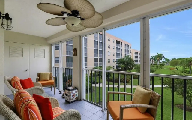 Island-style Condo With Pool, spa and Steps to Beach