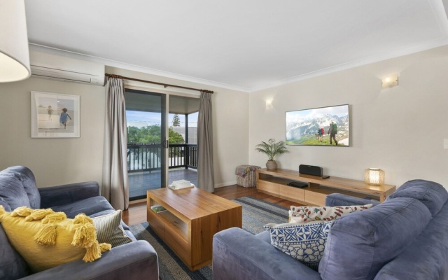 Sundance, Pet Friendly Beach House In Peregian! 59 Lorikeet Drive – Guest Rooms – Peregian Beach