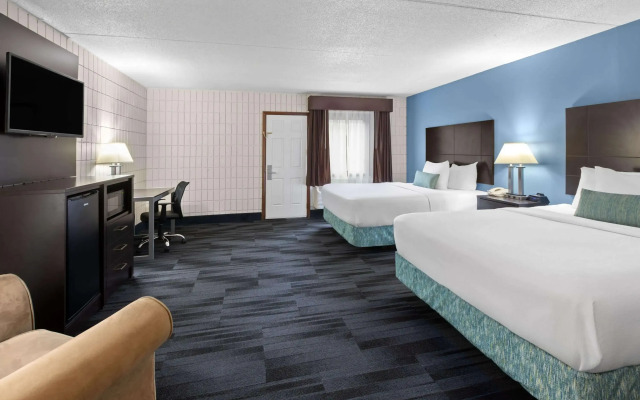 Baymont Inn and Suites by Wyndham Farmington, MO