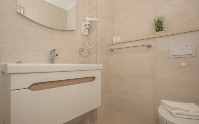 Apartments Leone