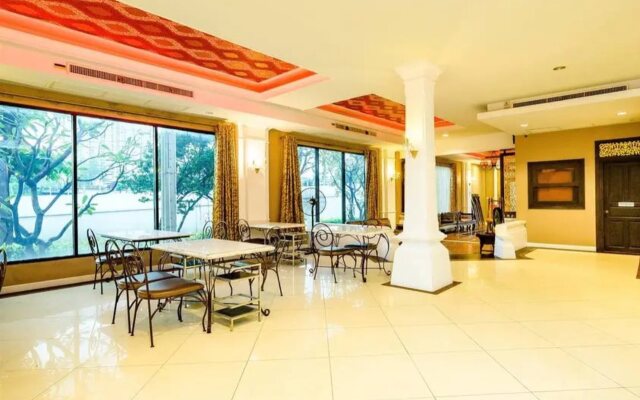 RedDoorz Plus Reun Rattana Rattanathibet