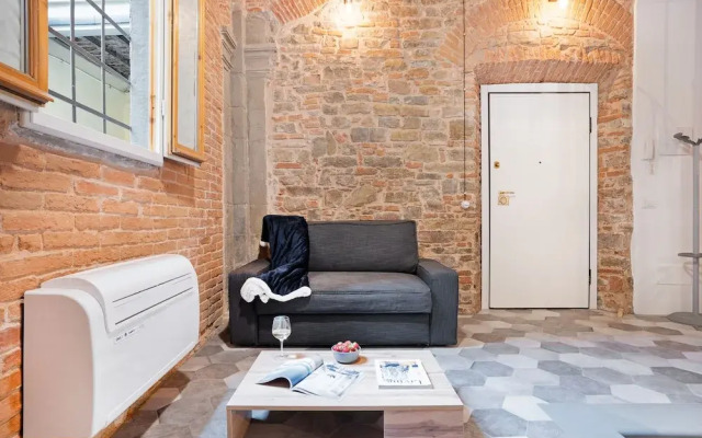 Florence Oltrarno Duplex Apartment
