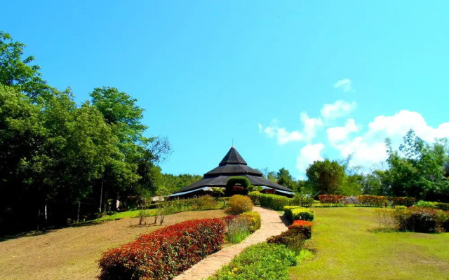 The Cliff and River Jungle Resort